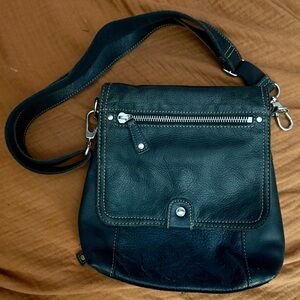 Fossil Black Leather Crossbody Bag – Excellent Preowned Condition